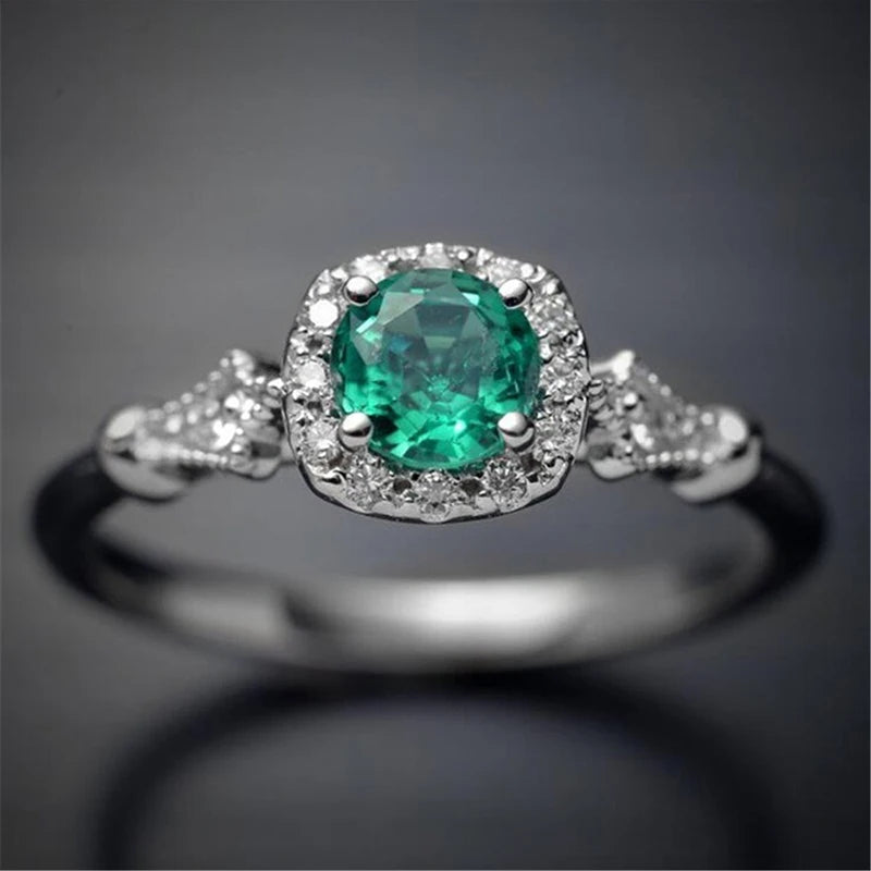 Fashion Women Rings 2025 Vintage Square Green Zircon Stone Engagement Female Casual Rings
